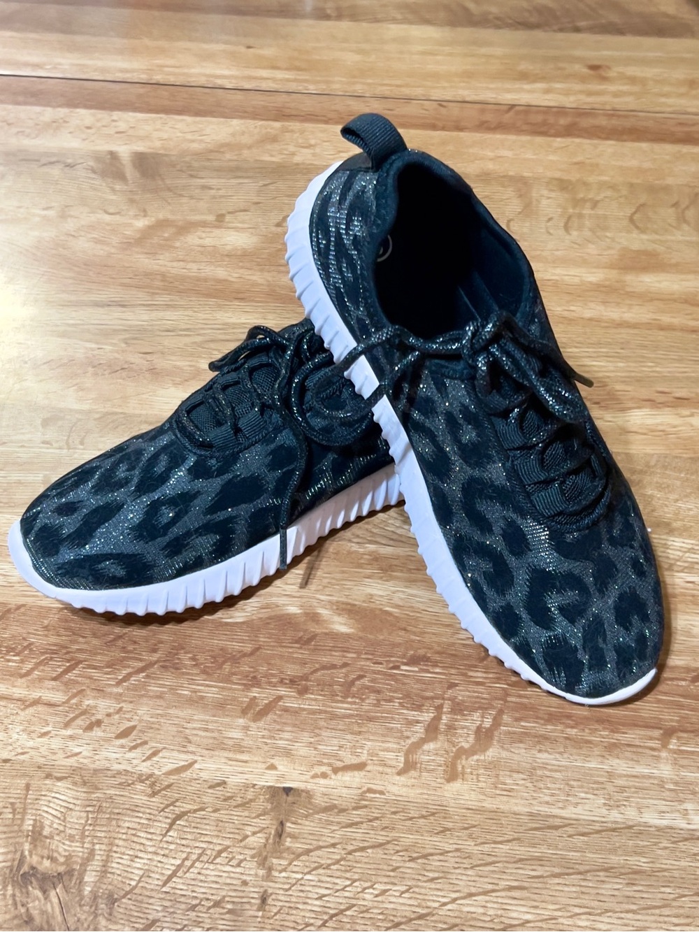 Leopard Sneakers Fashion Glitter Slip-on Sneakers Sz: 6